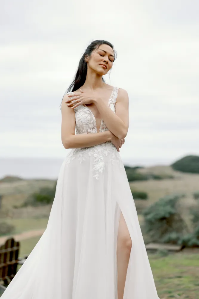 Bild 4 des Brautkleid Adore - #11418 | Mira
